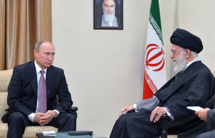 Путин провел встречу с верховным лидером Ирана аятоллой Али Хаменеи - ảnh 1